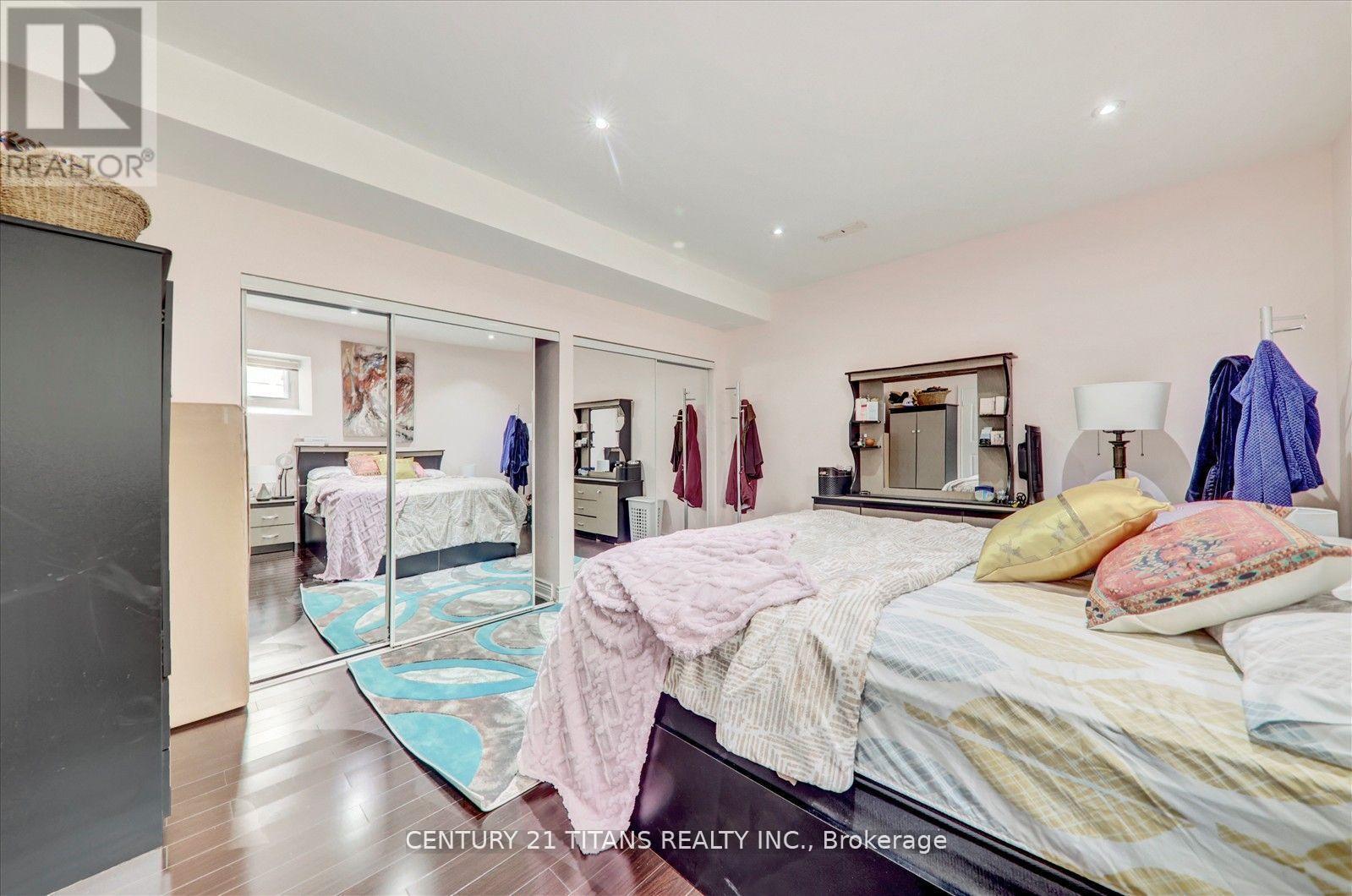 577 Royalpark Way, Vaughan, ON - Indoor Photo Showing Bedroom