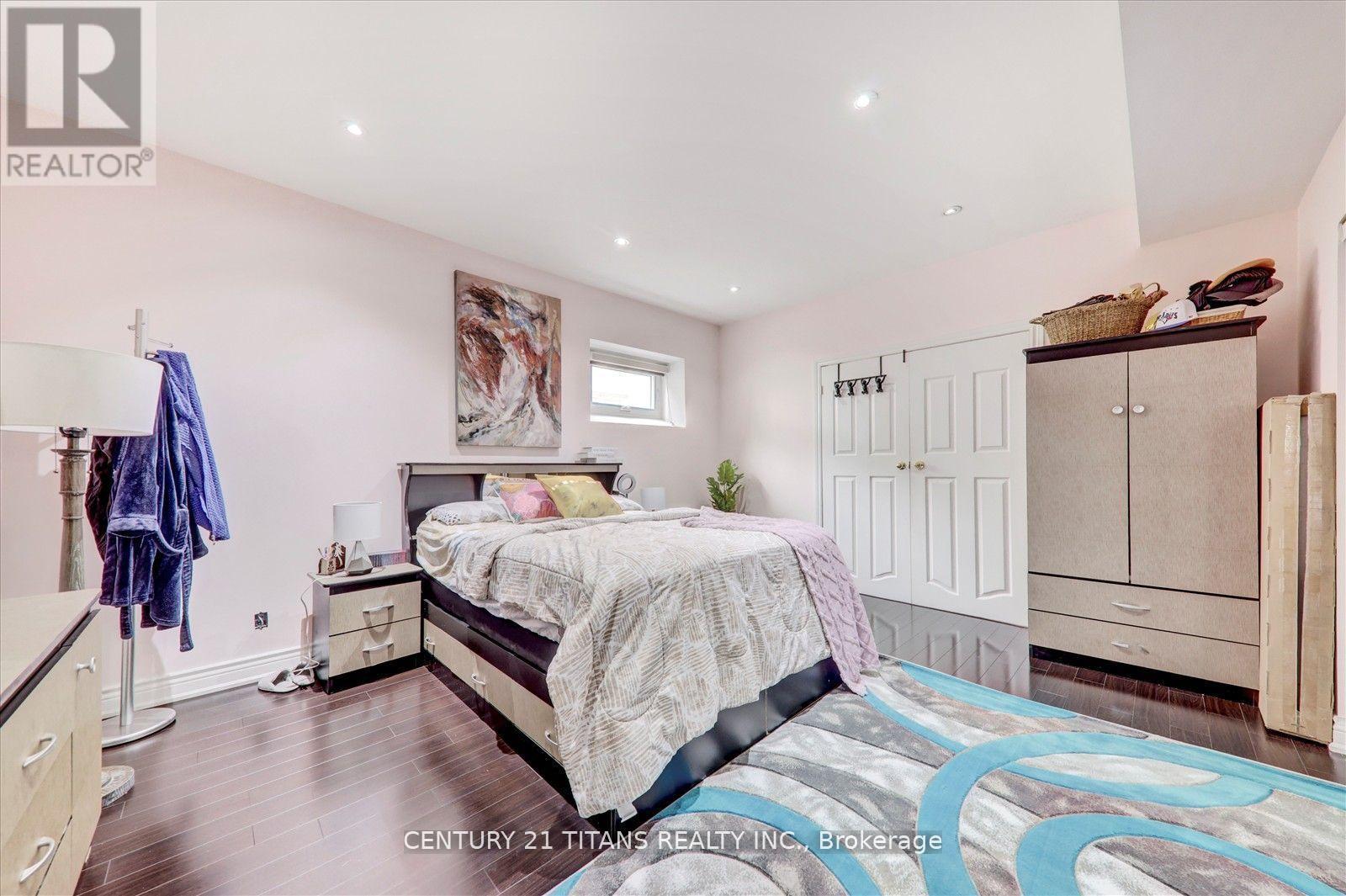 577 Royalpark Way, Vaughan, ON - Indoor Photo Showing Bedroom