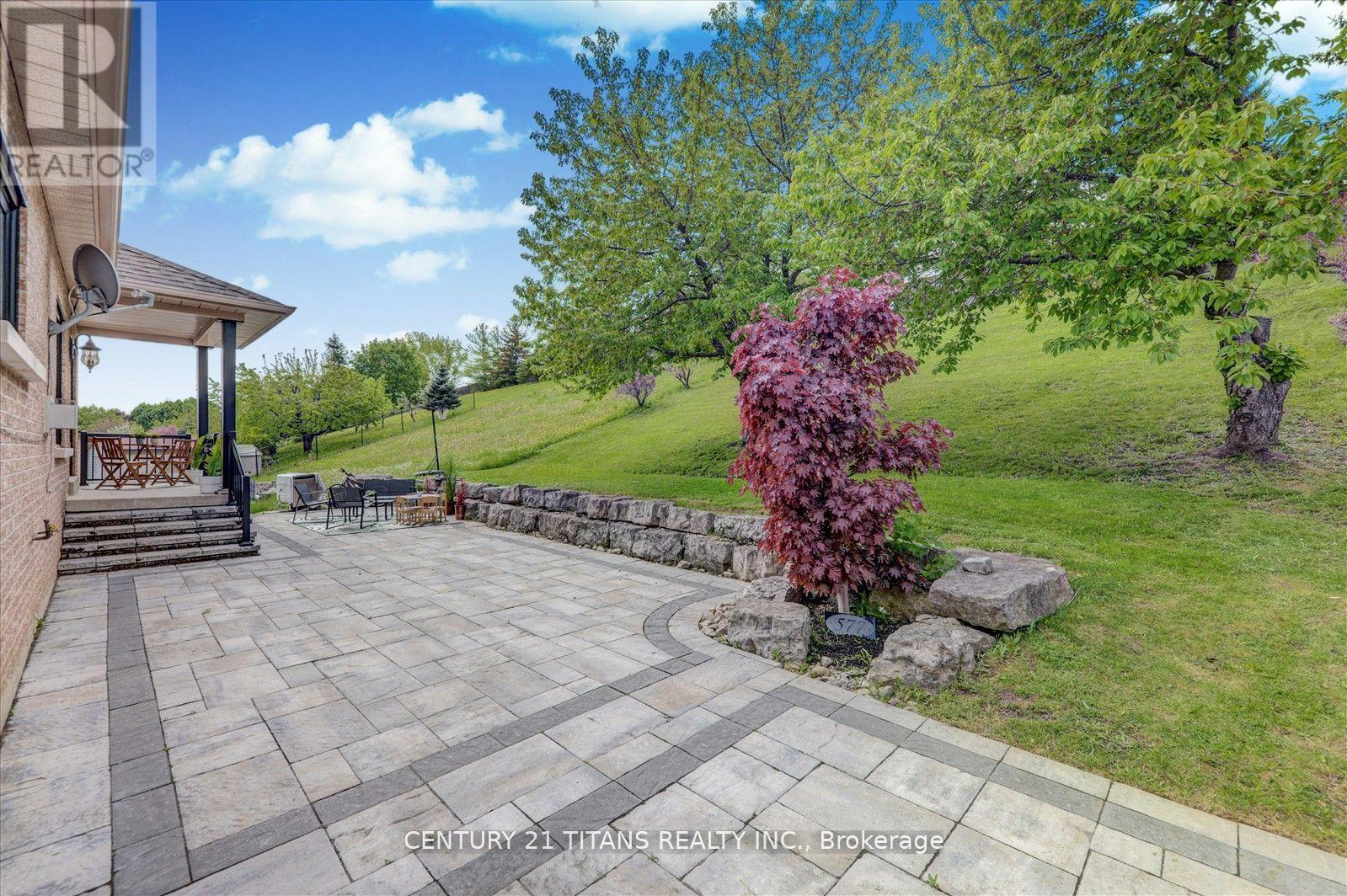 577 Royalpark Way, Vaughan, ON - Outdoor