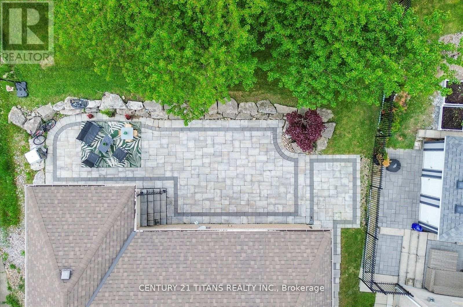 577 Royalpark Way, Vaughan, ON - Outdoor