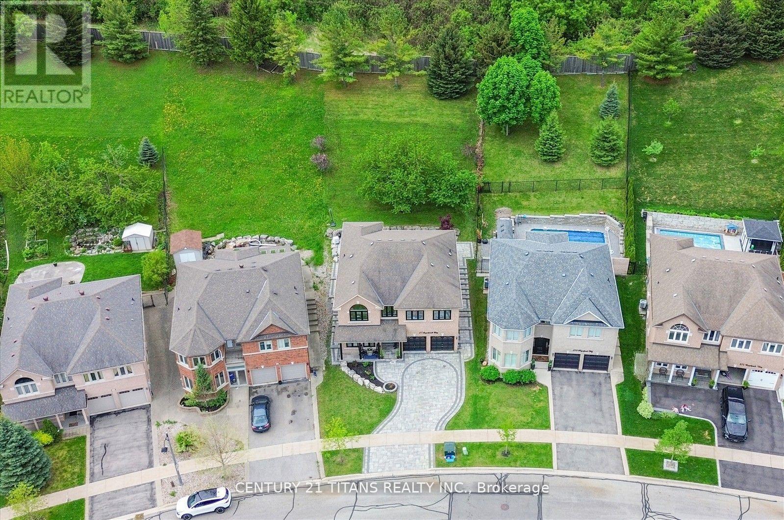 577 Royalpark Way, Vaughan, ON -