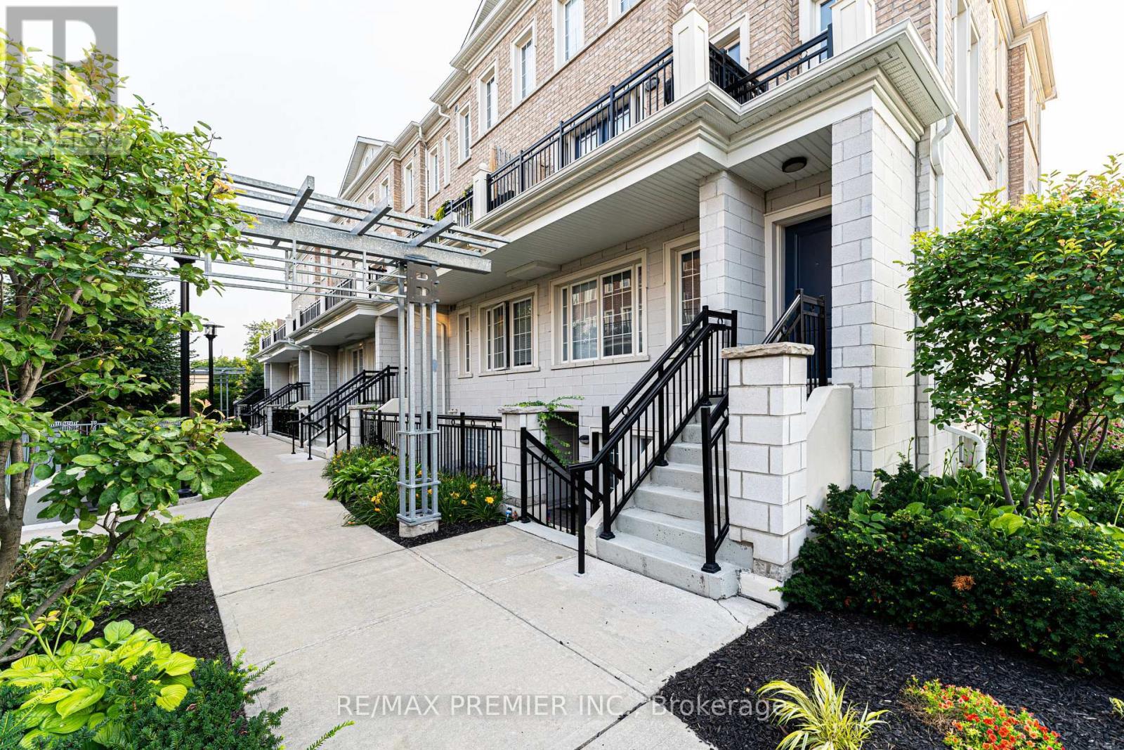 B02 - 26 Bruce Street, Vaughan, ON - Outdoor