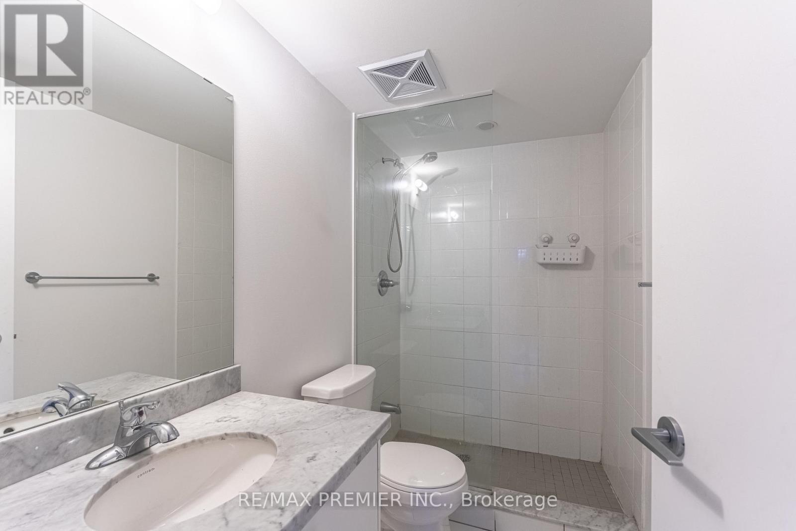 B02 - 26 Bruce Street, Vaughan, ON - Indoor Photo Showing Bathroom