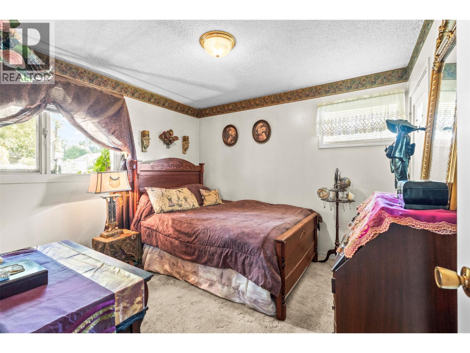 3405 18 Street, Vernon, BC - Indoor Photo Showing Bedroom