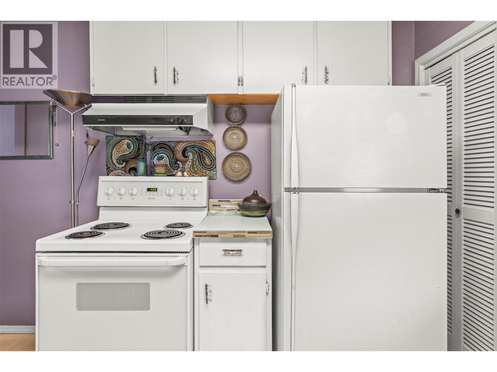 3405 18 Street, Vernon, BC - Indoor Photo Showing Kitchen