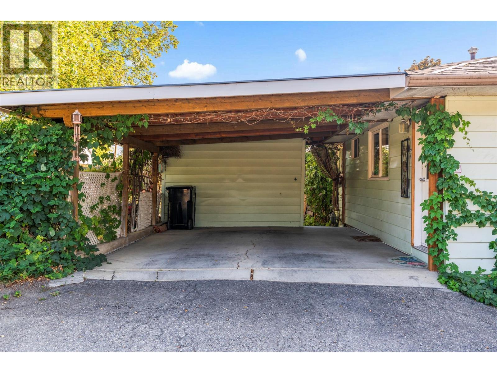 3405 18 Street, Vernon, BC - Outdoor With Exterior