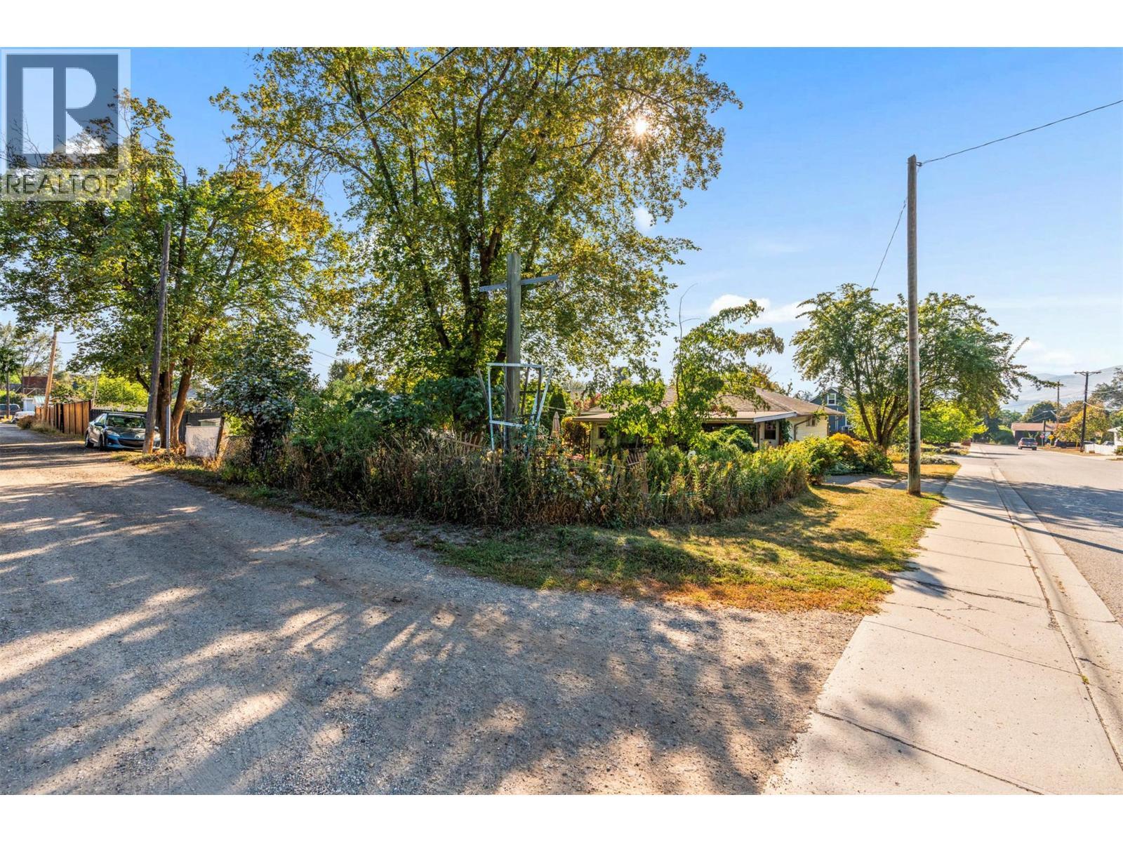 3405 18 Street, Vernon, BC - Outdoor