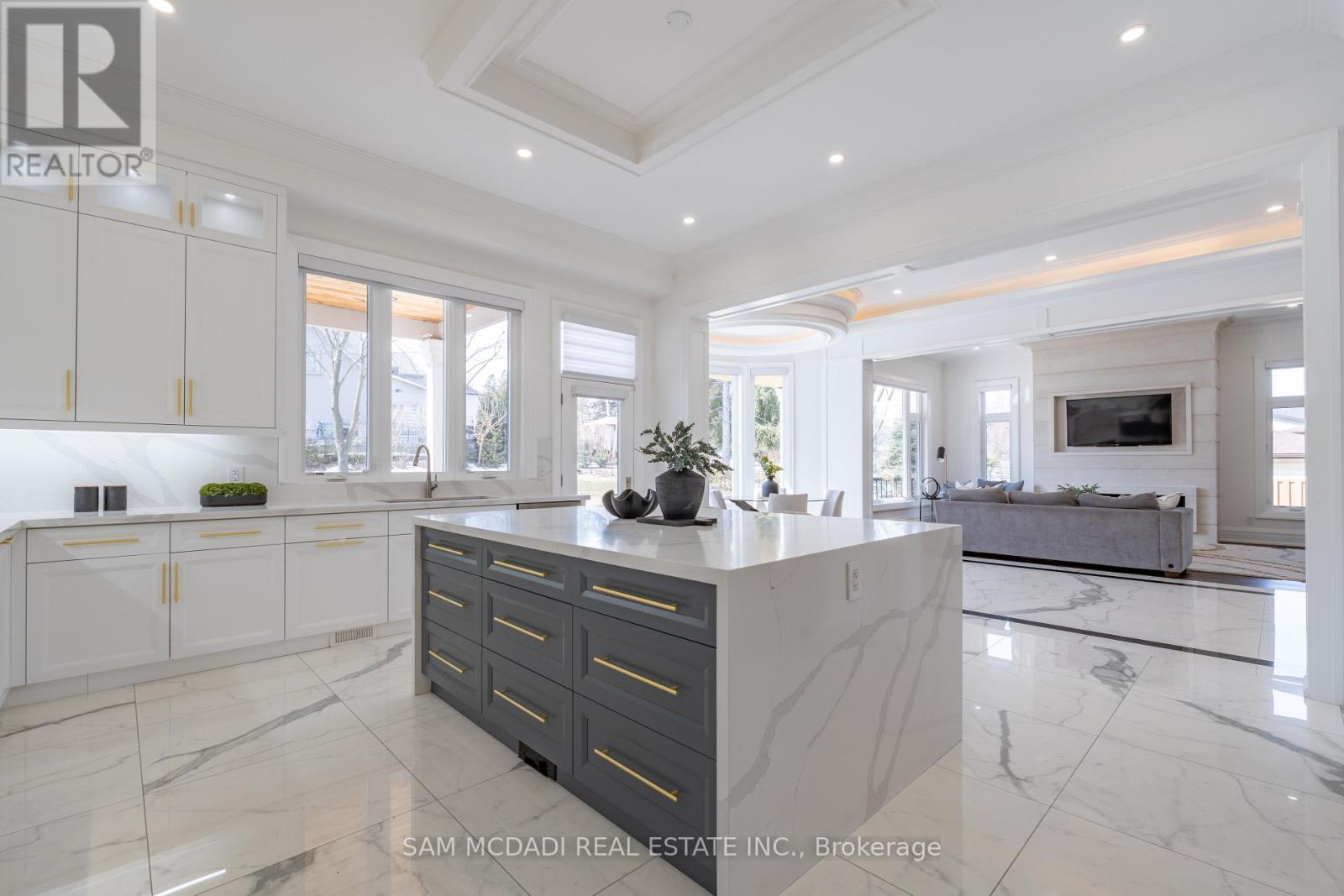 2554 Liruma Road, Mississauga, ON - Indoor Photo Showing Kitchen