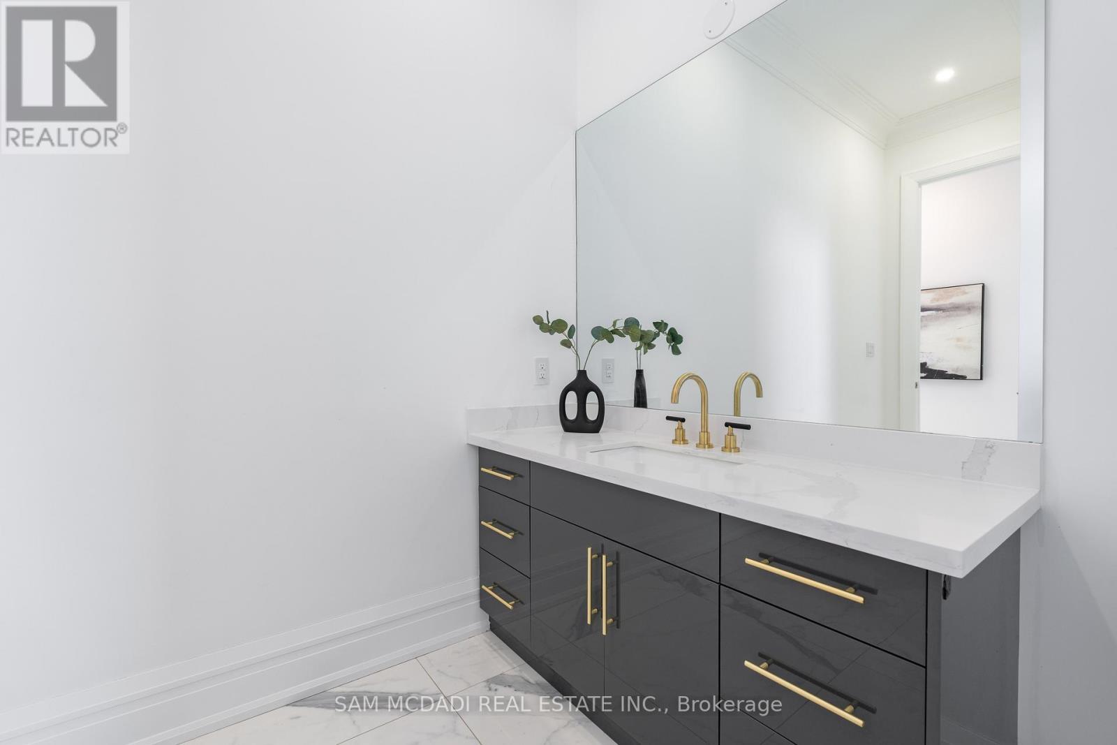 2554 Liruma Road, Mississauga, ON - Indoor Photo Showing Bathroom