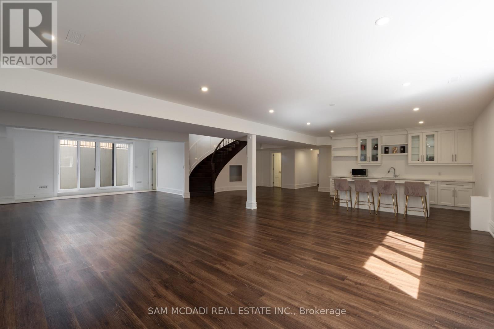 2554 Liruma Road, Mississauga, ON - Indoor Photo Showing Living Room