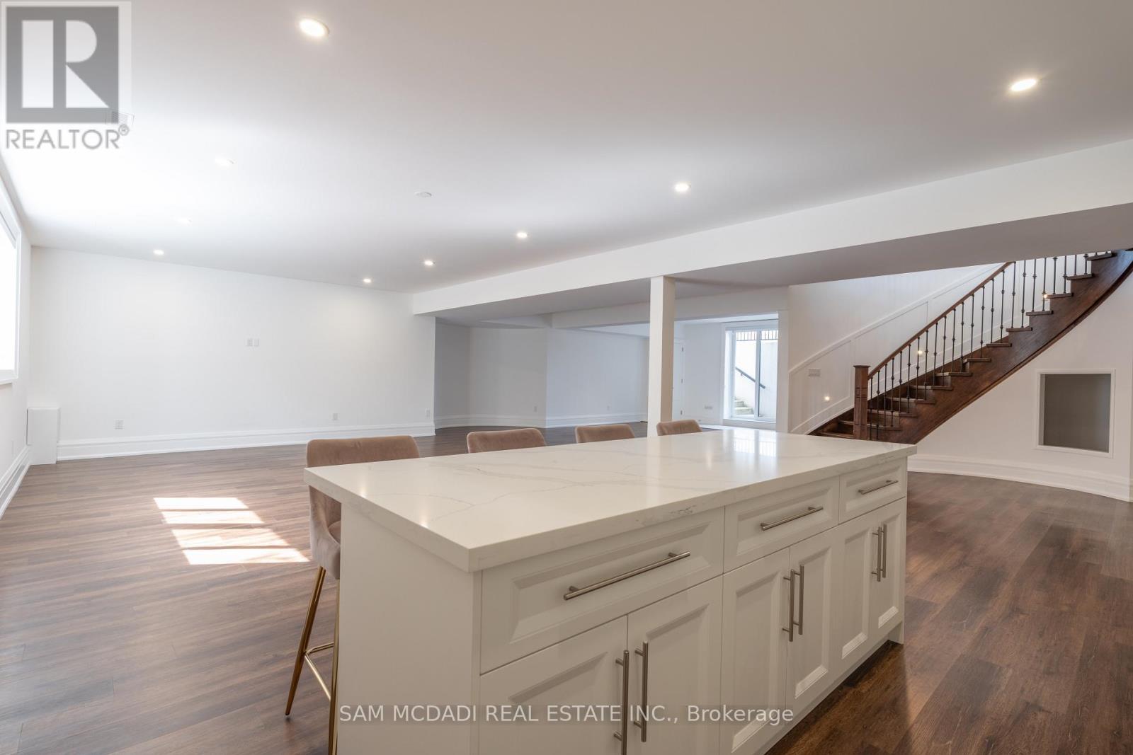 2554 Liruma Road, Mississauga, ON - Indoor