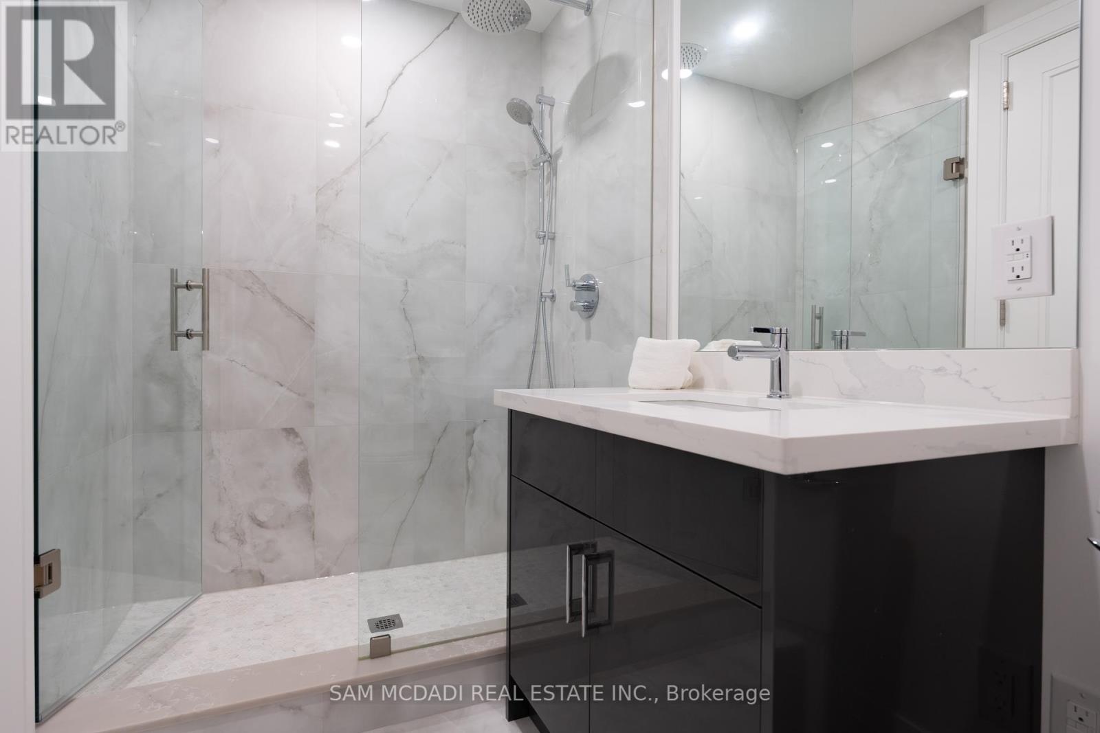 2554 Liruma Road, Mississauga, ON - Indoor Photo Showing Bathroom