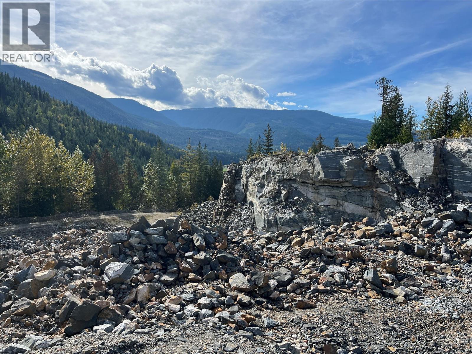 00 Oxbow Frontage Road, Malakwa, BC