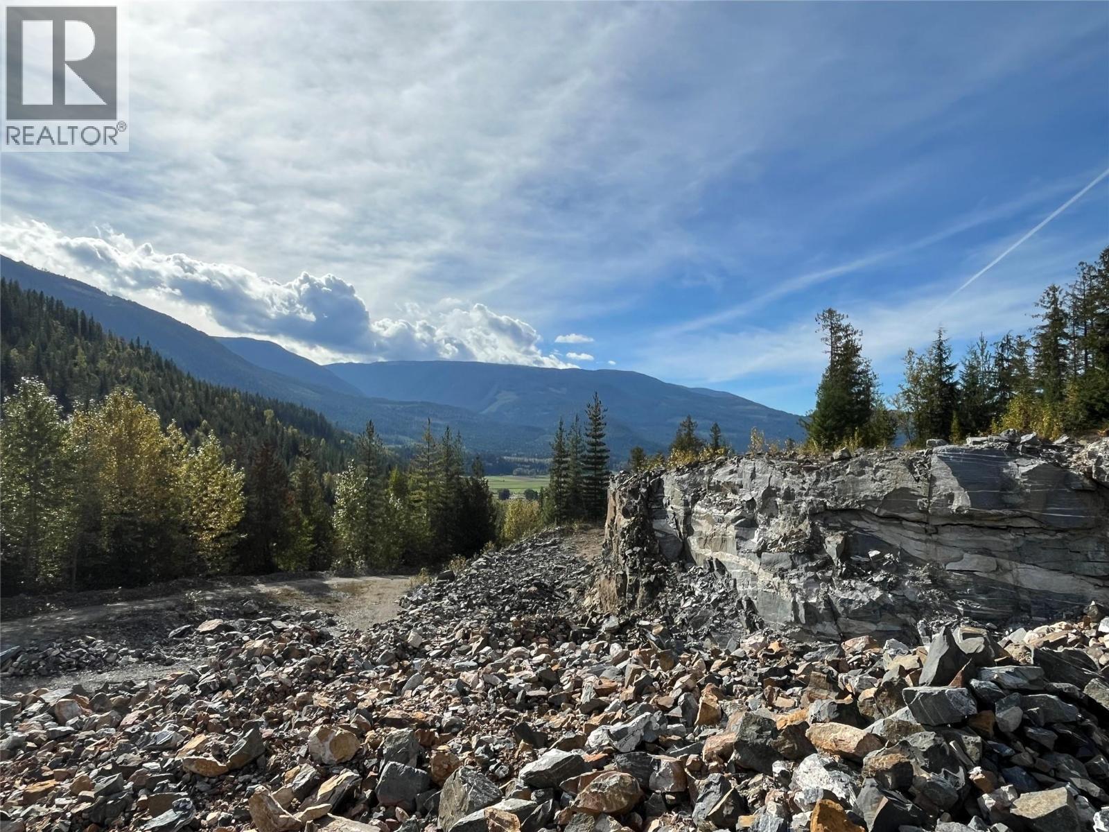 00 Oxbow Frontage Road, Malakwa, BC