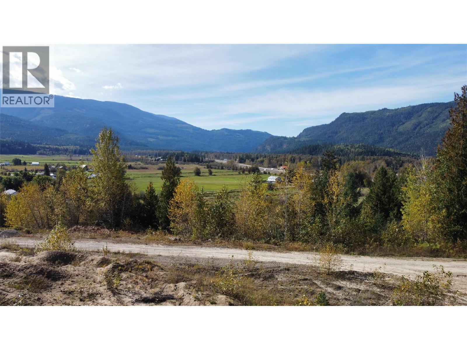 00 Oxbow Frontage Road, Malakwa, BC