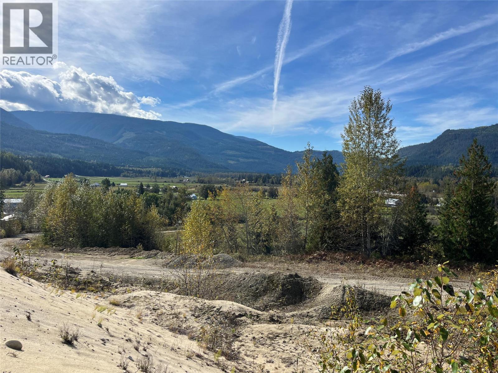 00 Oxbow Frontage Road, Malakwa, BC