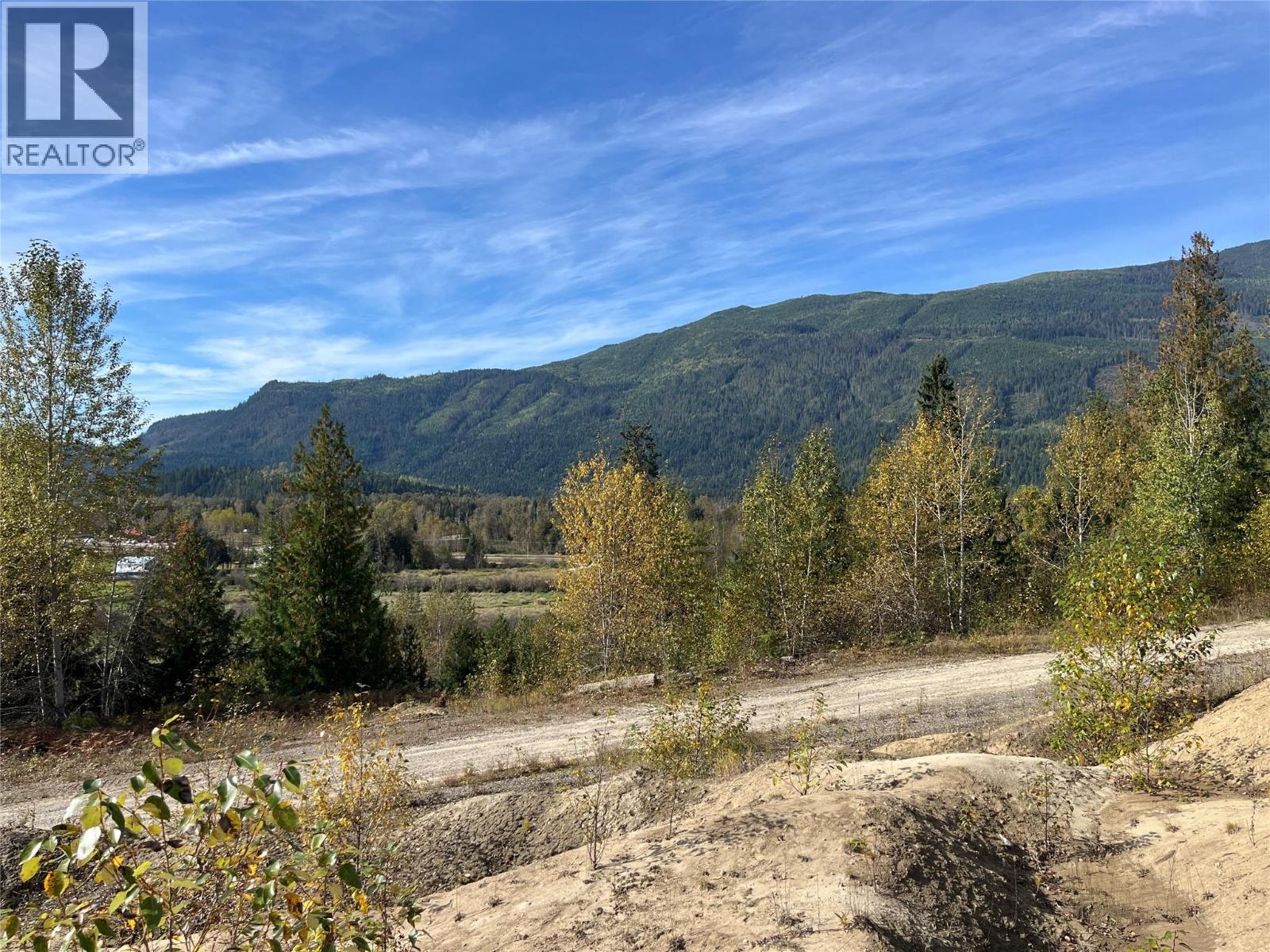 00 Oxbow Frontage Road, Malakwa, BC