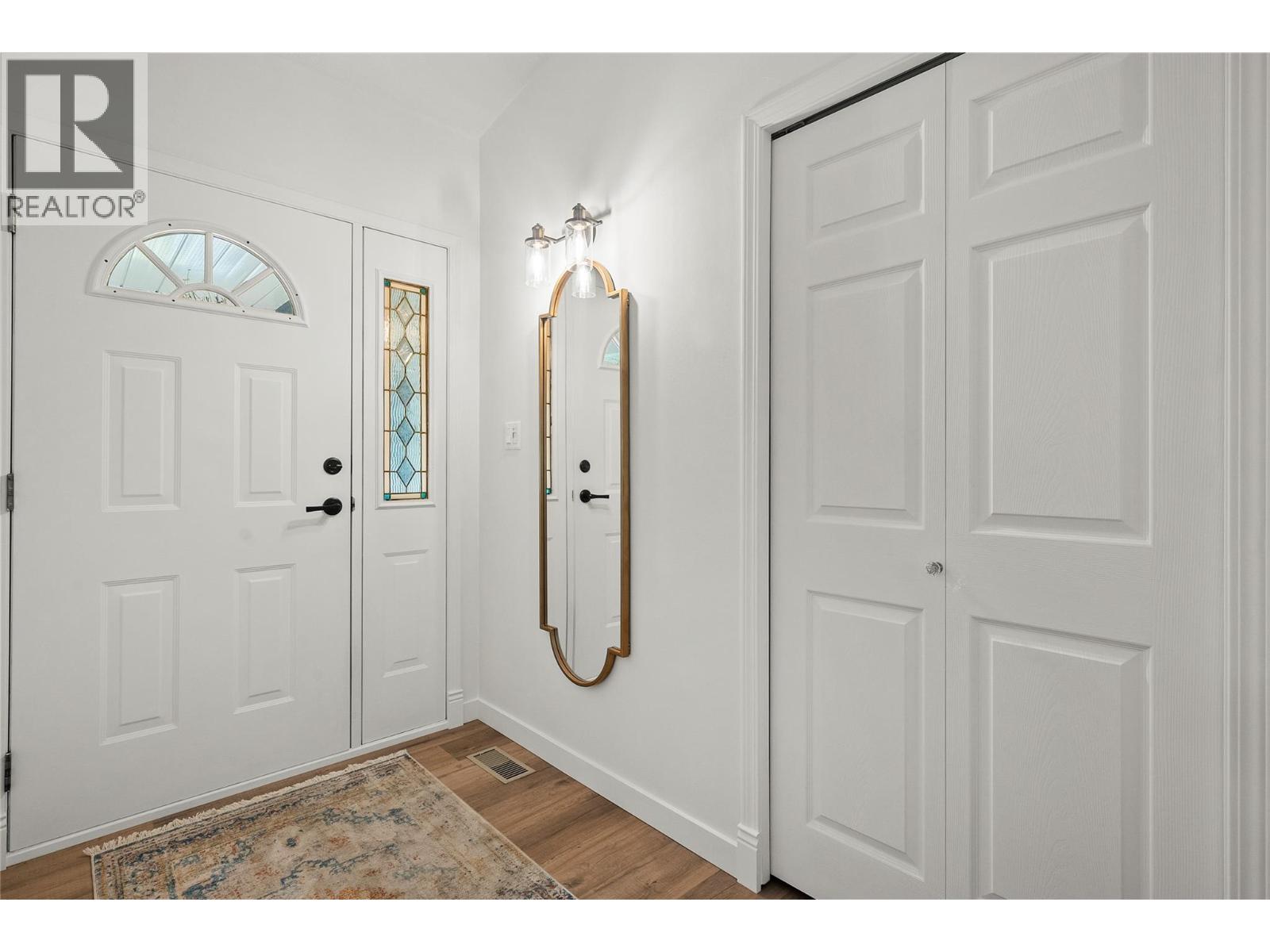 2289 Ta Lana Trail, Sorrento, BC - Indoor Photo Showing Other Room