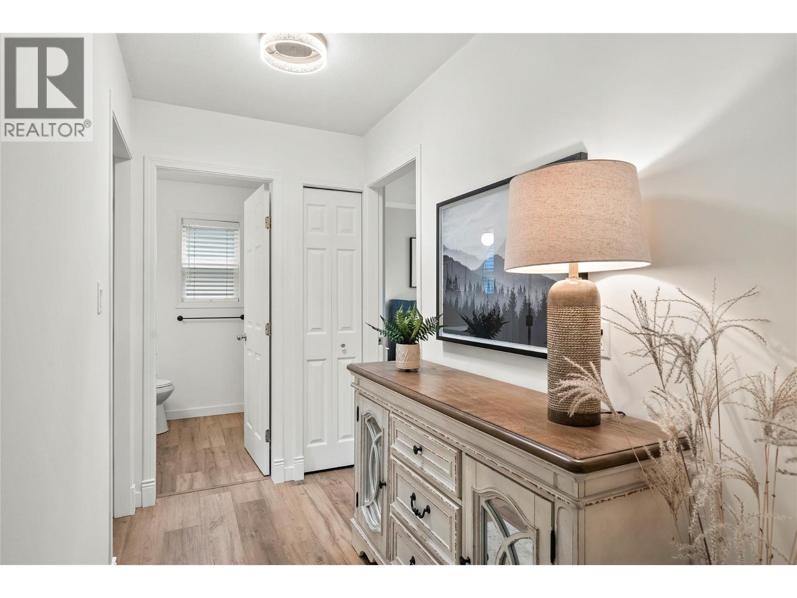 2289 Ta Lana Trail, Sorrento, BC - Indoor