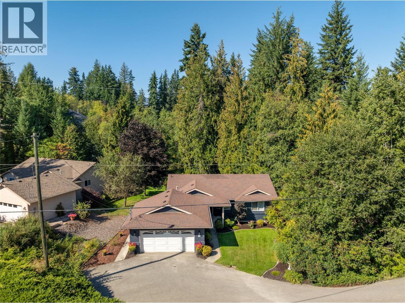 2289 Ta Lana Trail, Sorrento, BC - Outdoor