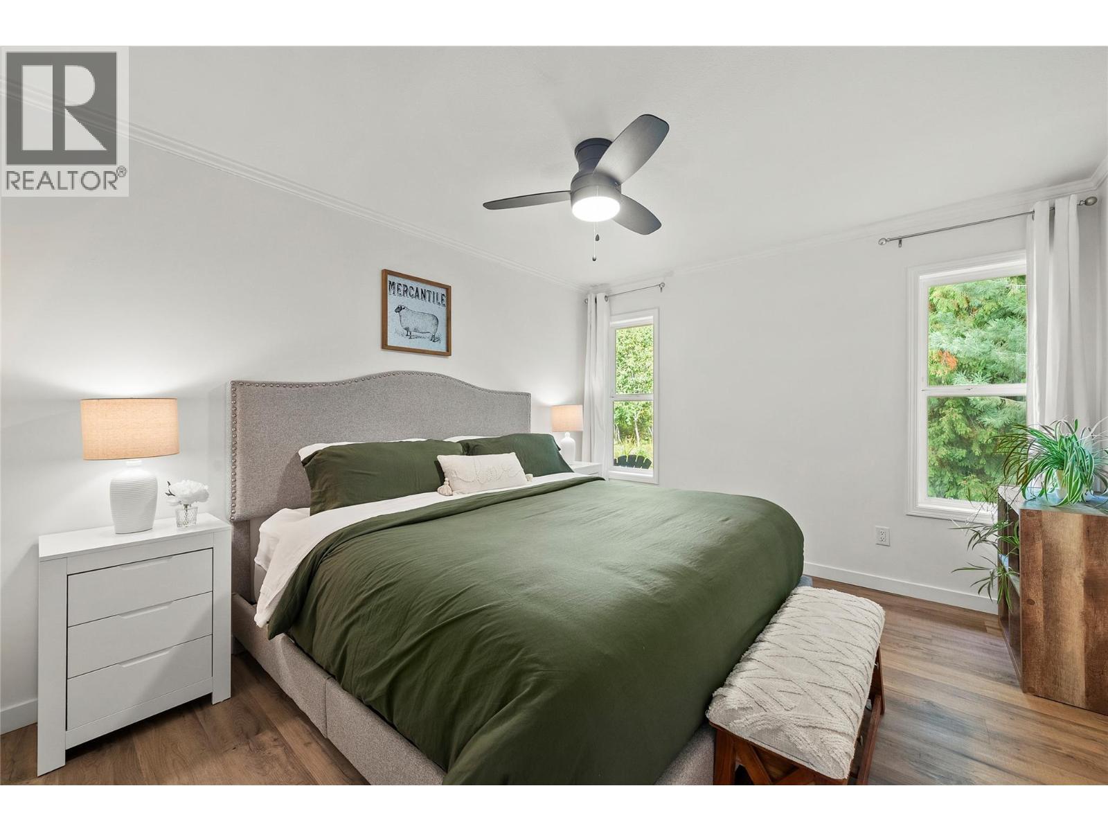 2289 Ta Lana Trail, Sorrento, BC - Indoor Photo Showing Bedroom