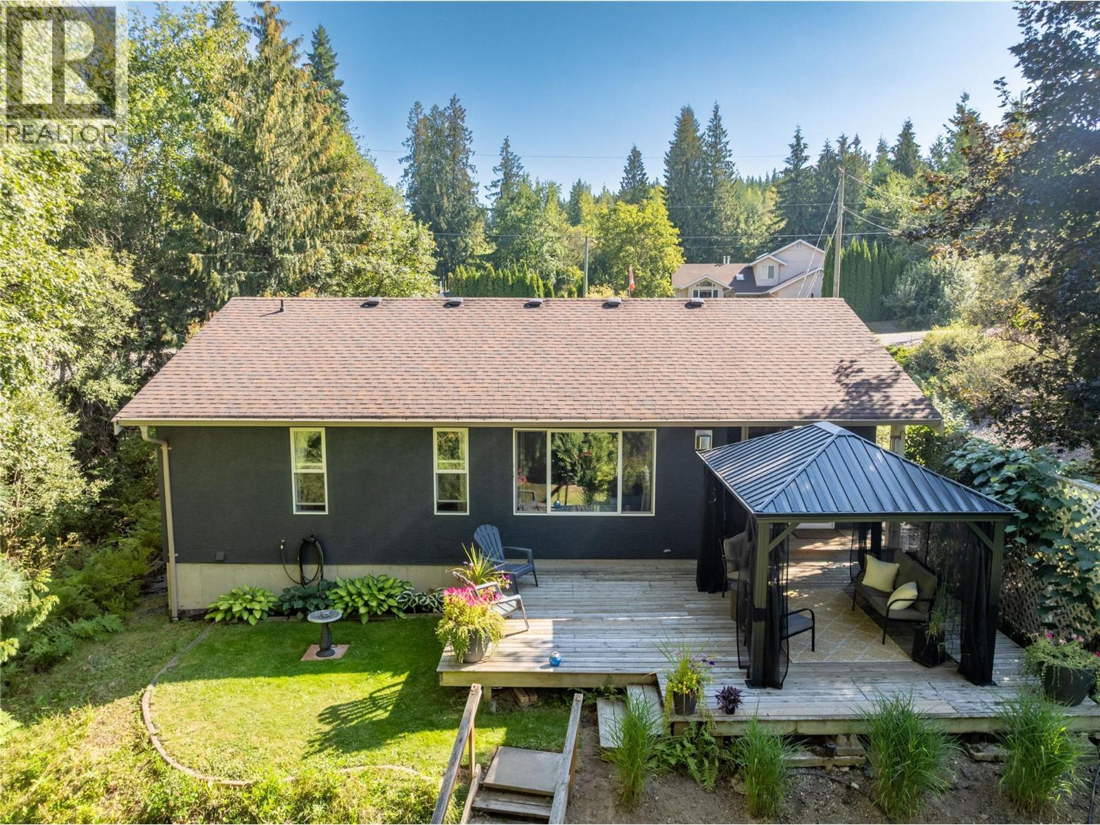 2289 Ta Lana Trail, Sorrento, BC - Outdoor