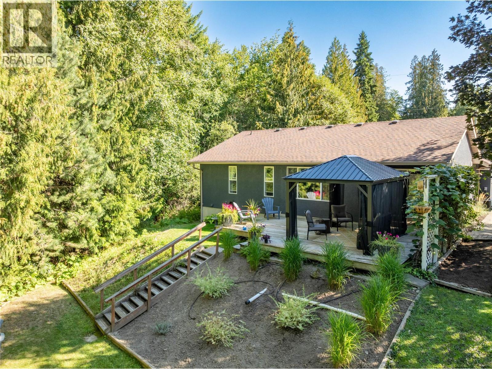 2289 Ta Lana Trail, Sorrento, BC - Outdoor With Deck Patio Veranda