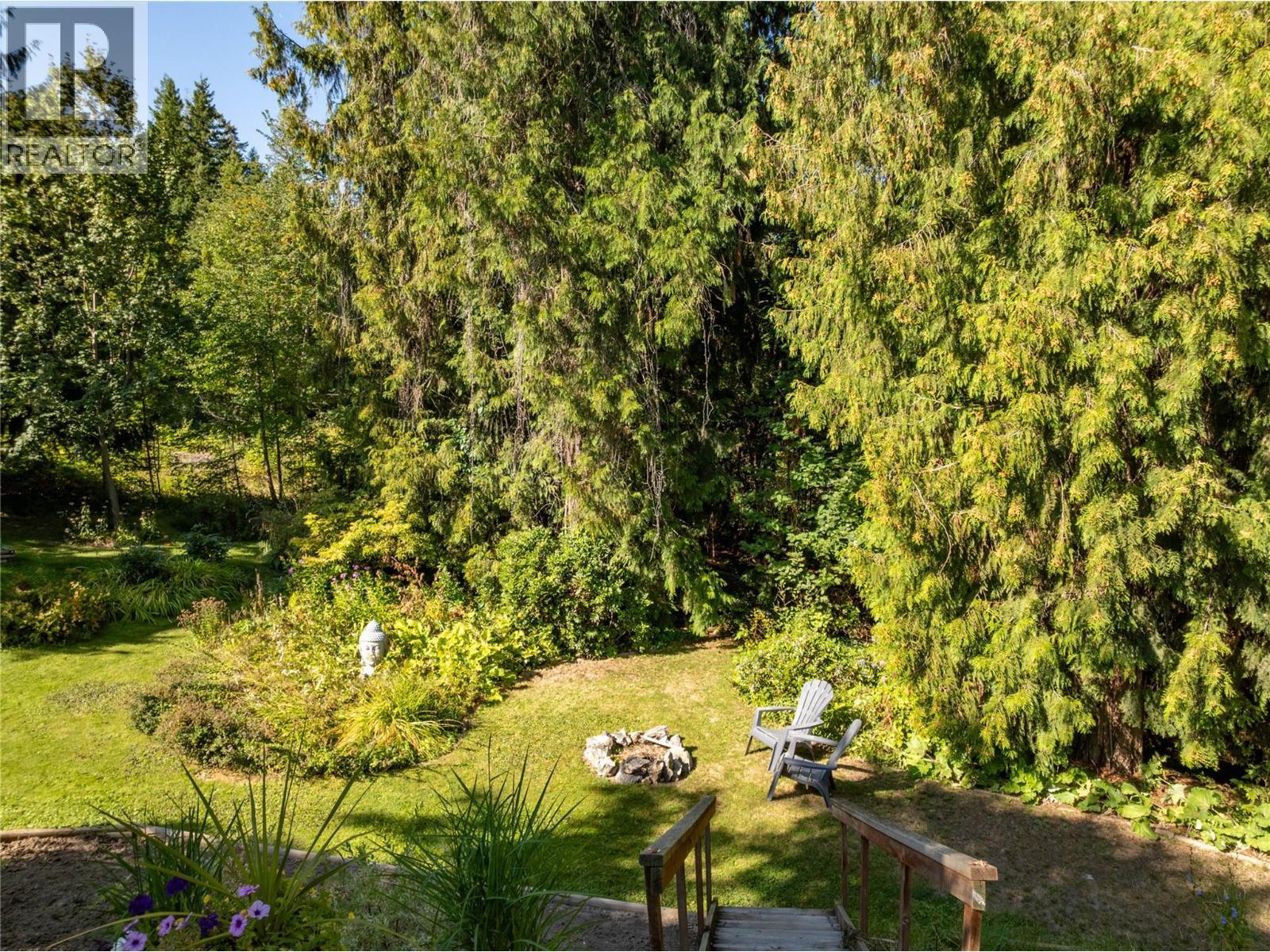 2289 Ta Lana Trail, Sorrento, BC - Outdoor