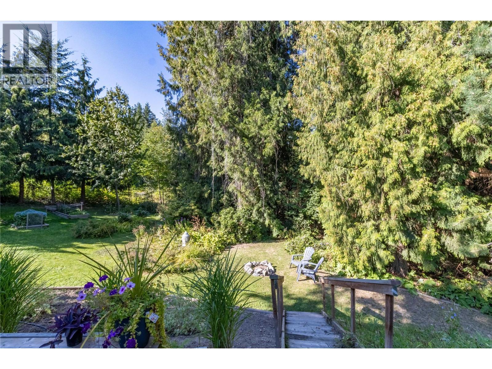 2289 Ta Lana Trail, Sorrento, BC - Outdoor