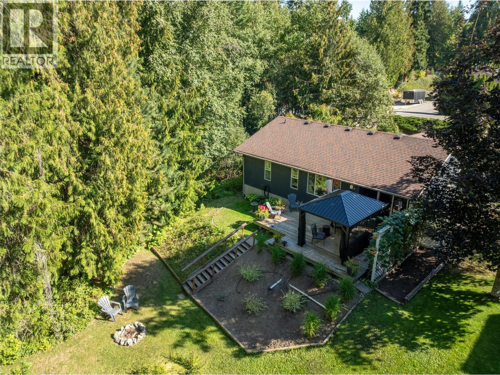 2289 Ta Lana Trail, Sorrento, BC - Outdoor