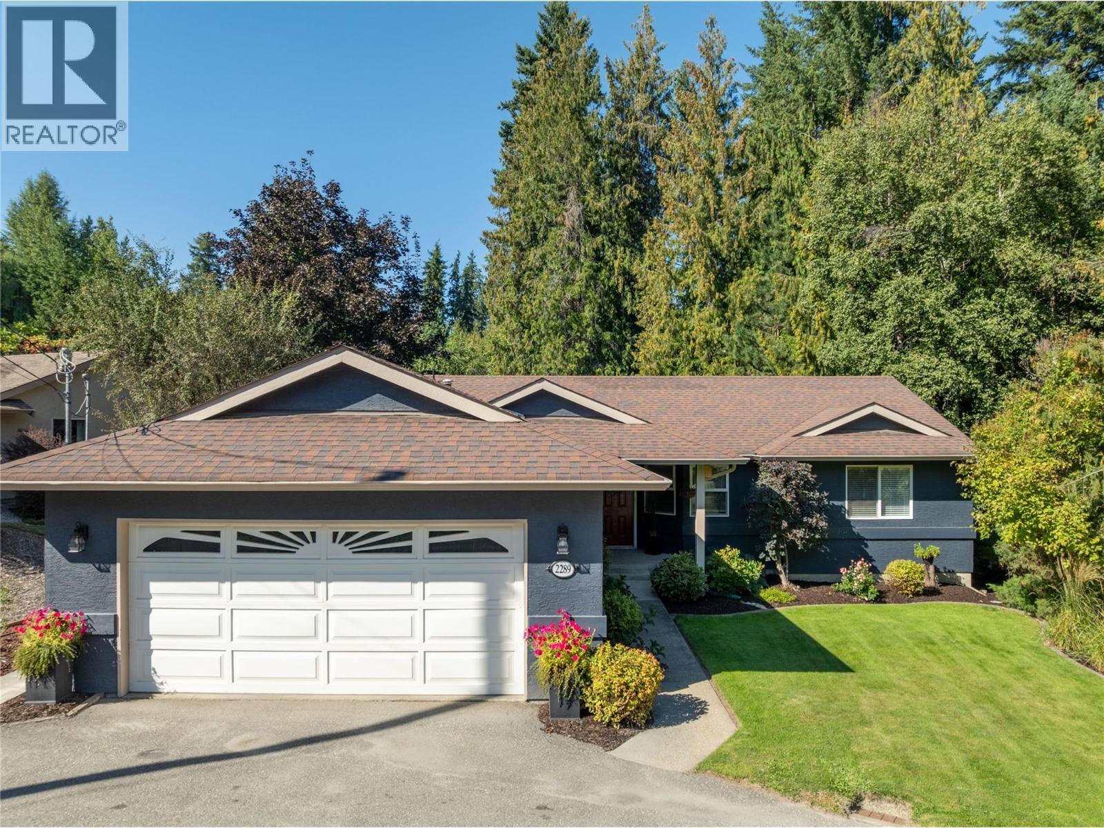 2289 Ta Lana Trail, Sorrento, BC - Outdoor