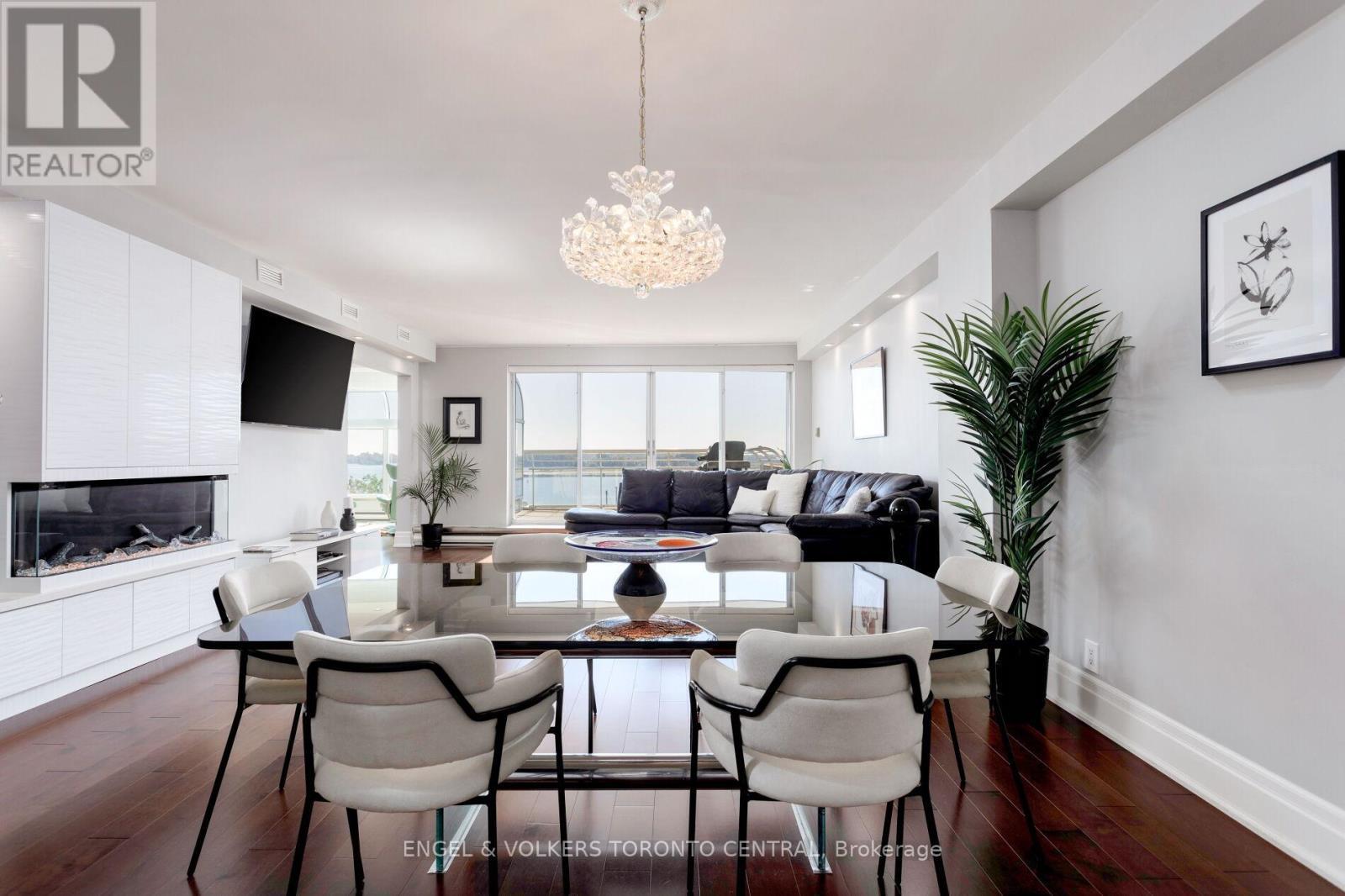 803E - 460 Queens Quay Way W, Toronto, ON - Indoor Photo Showing Dining Room