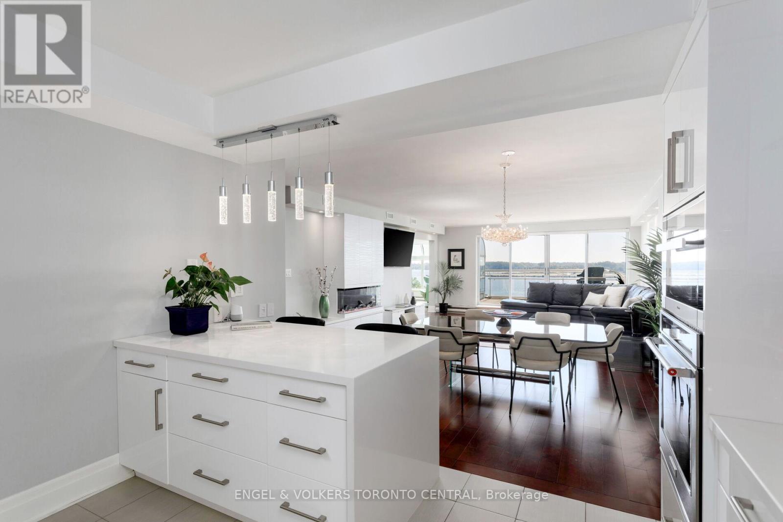 803E - 460 Queens Quay Way W, Toronto, ON - Indoor