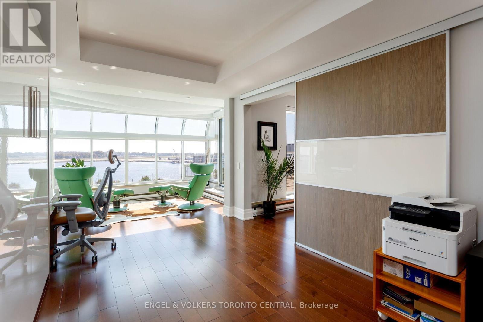 803E - 460 Queens Quay Way W, Toronto, ON - Indoor Photo Showing Gym Room