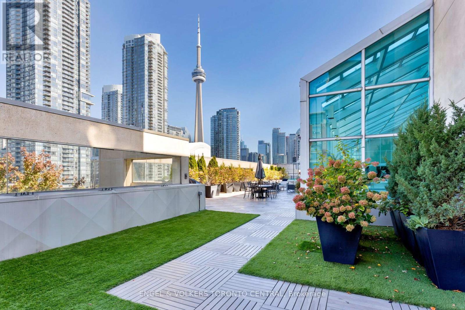 803E - 460 Queens Quay Way W, Toronto, ON - Outdoor