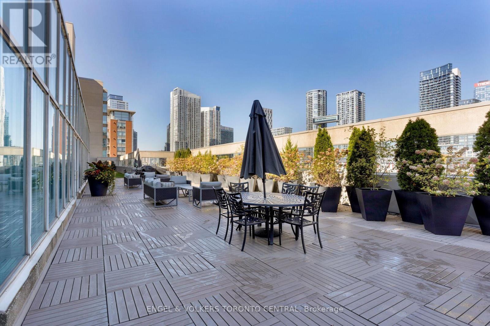 803E - 460 Queens Quay Way W, Toronto, ON - Outdoor