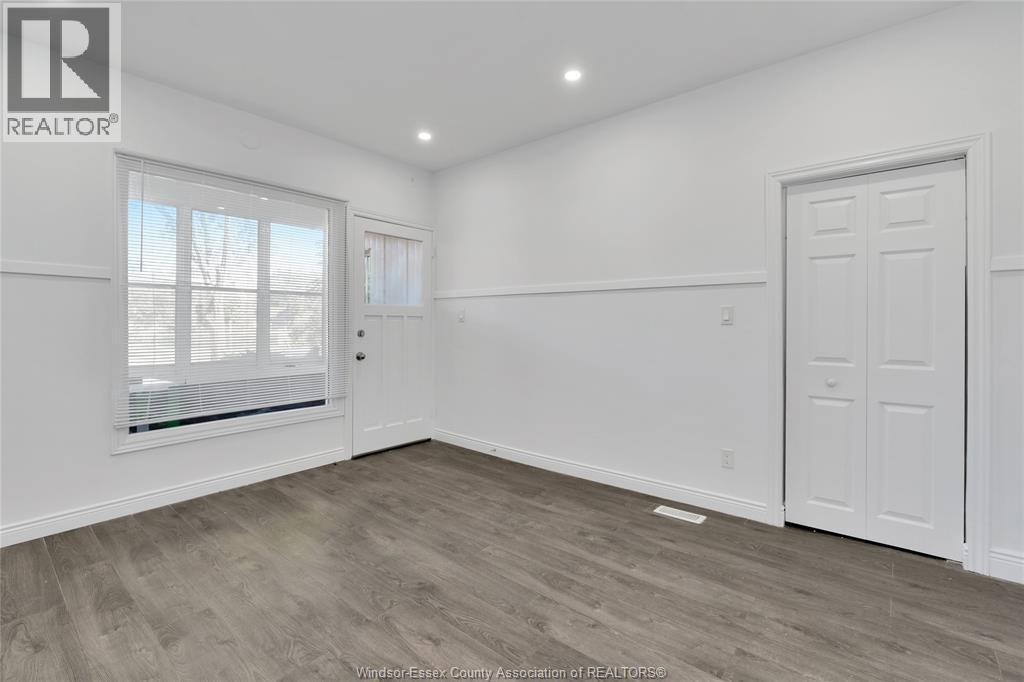 437 Karl Place, Windsor, ON - Indoor Photo Showing Other Room