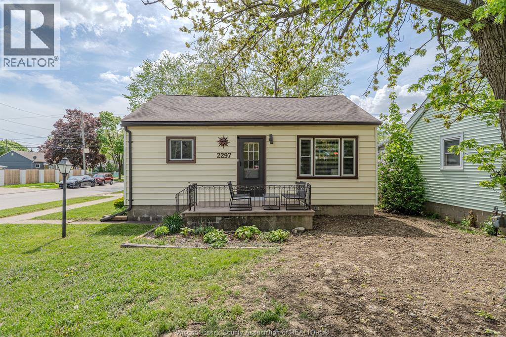 2297 Parent, Windsor, ON - Outdoor