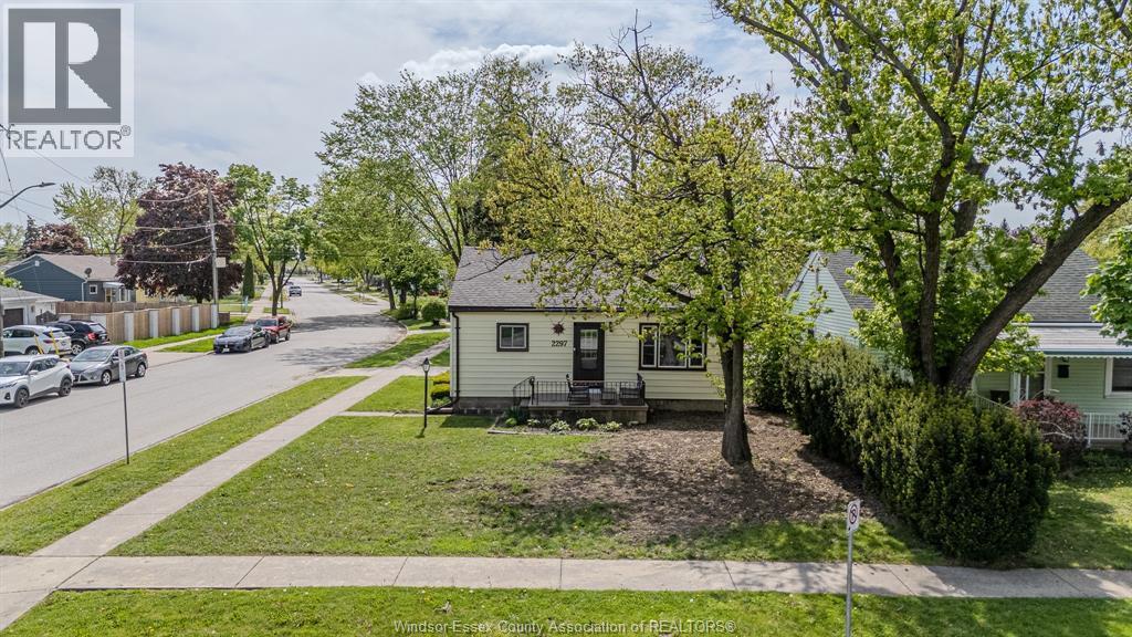 2297 Parent, Windsor, ON - Outdoor