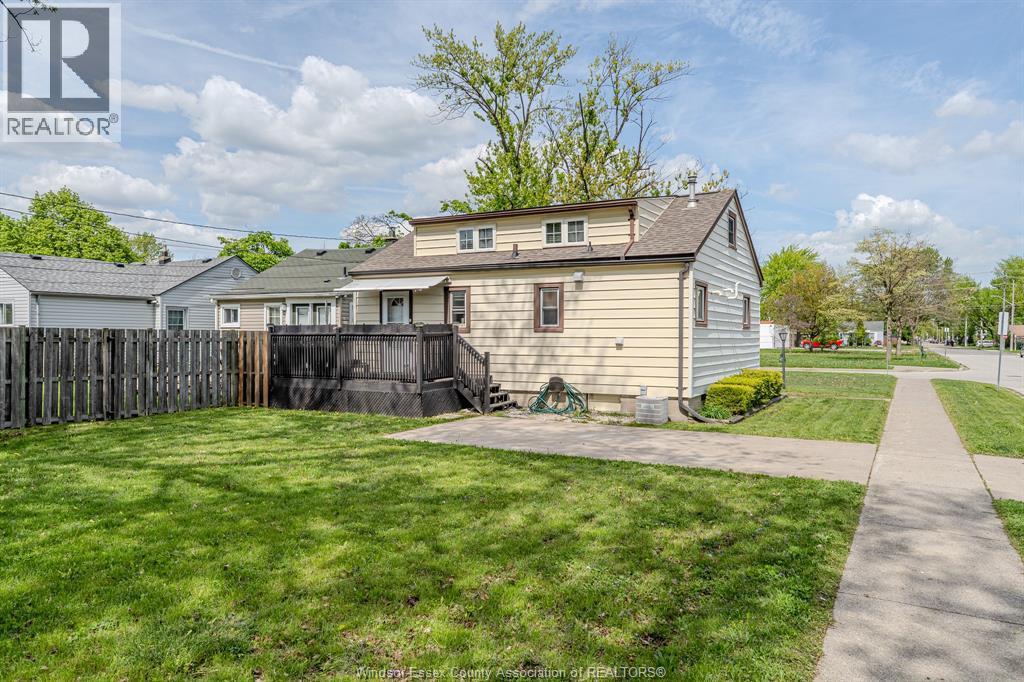 2297 Parent, Windsor, ON - Outdoor