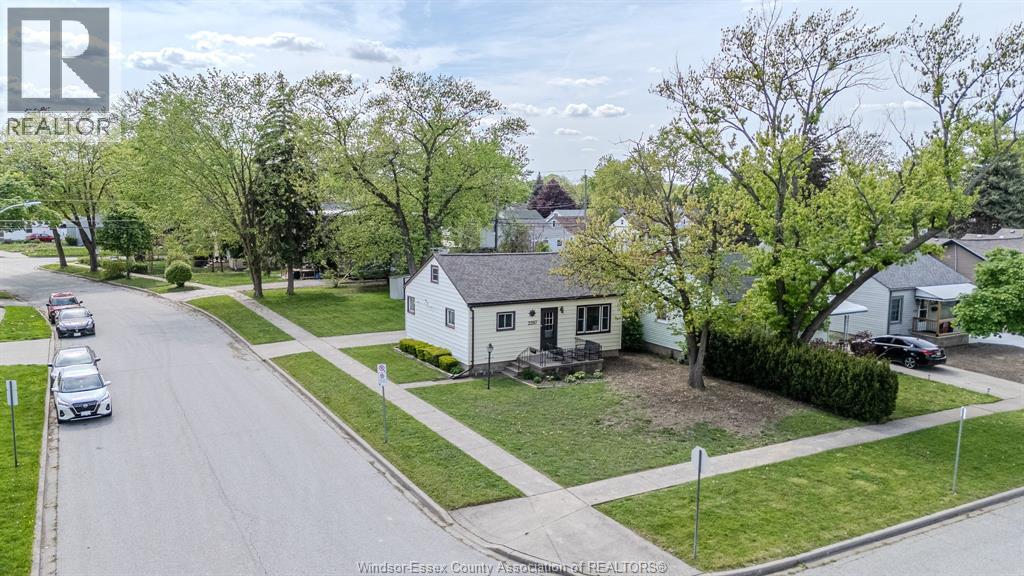 2297 Parent, Windsor, ON - Outdoor