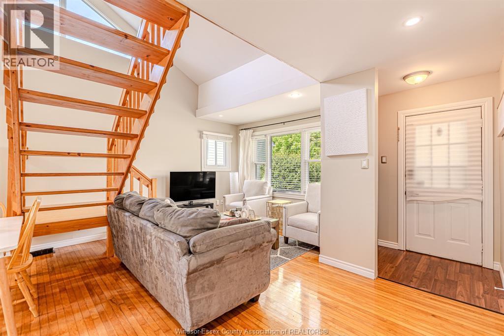 2297 Parent, Windsor, ON - Indoor Photo Showing Living Room