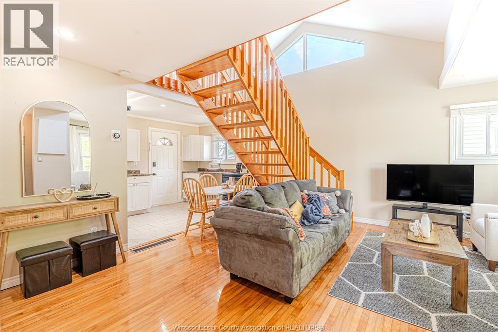 2297 Parent, Windsor, ON - Indoor Photo Showing Living Room