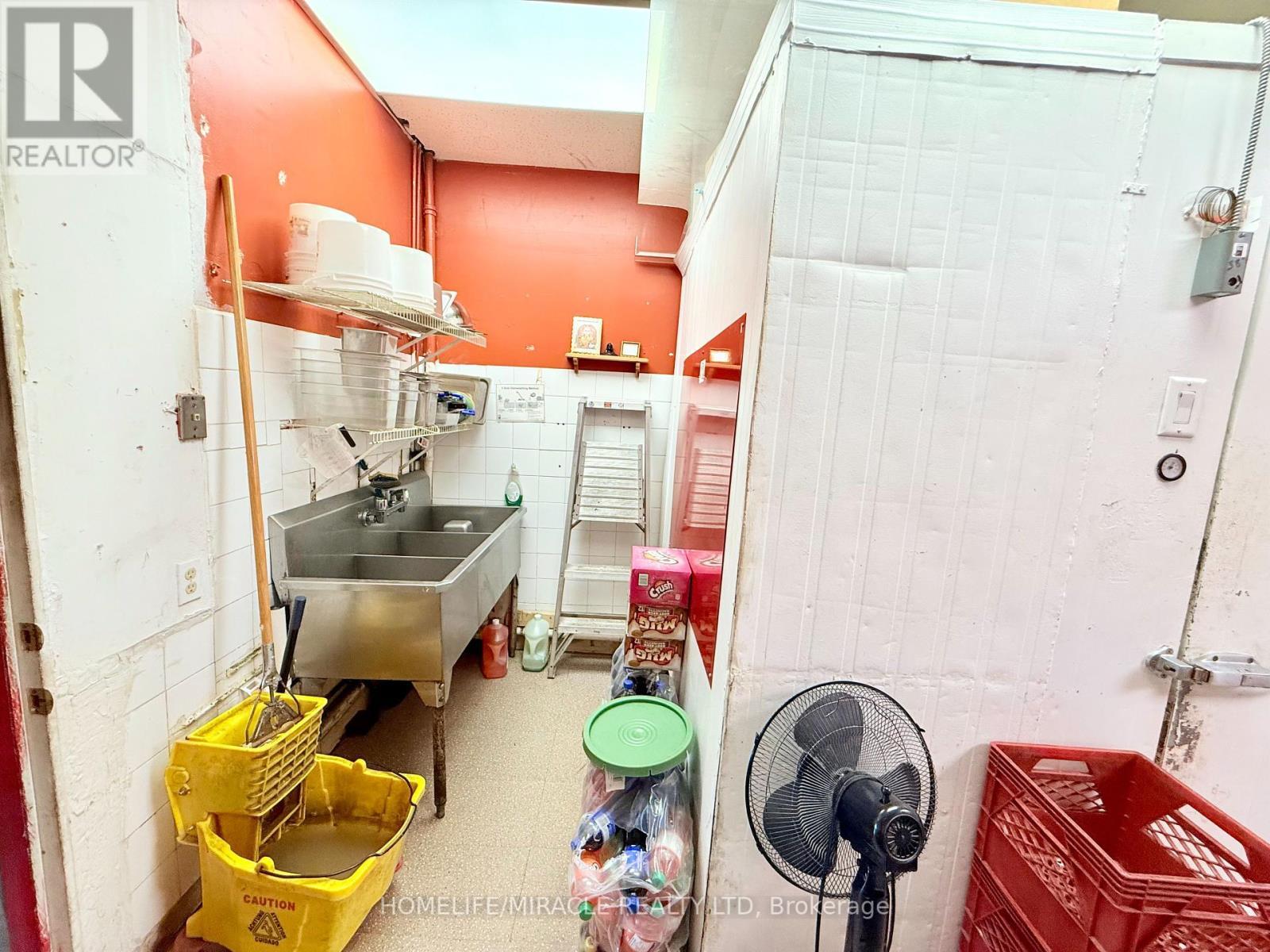 3 Harwood Avenue S, Ajax, ON