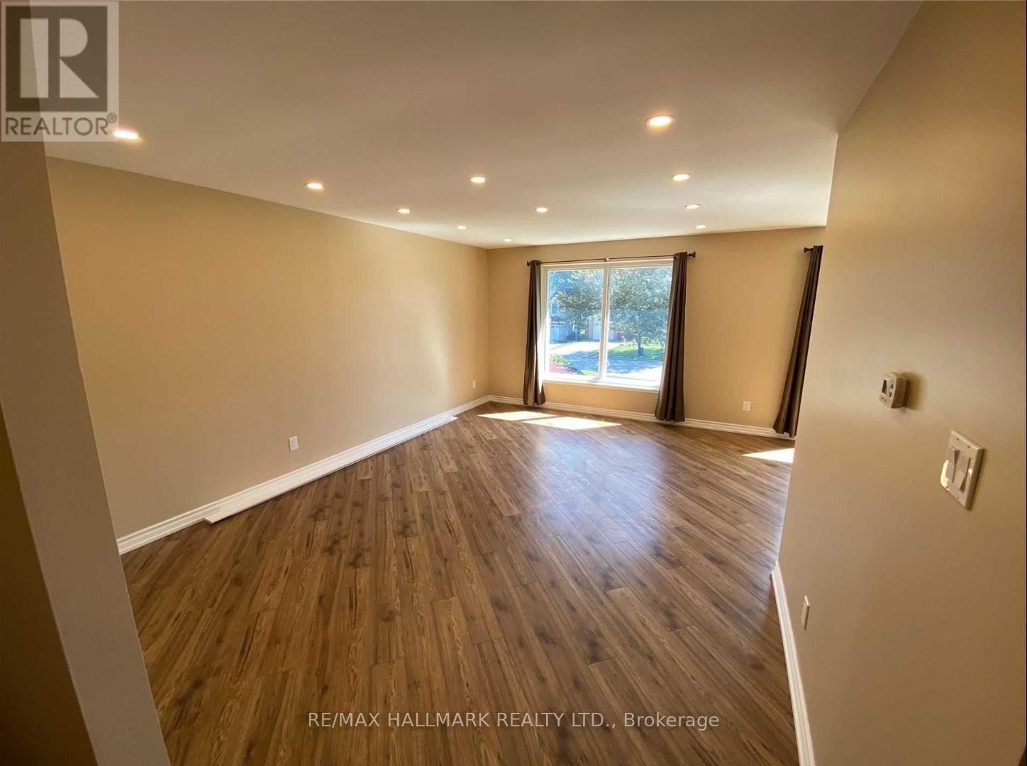 Main - 331 Roywood Crescent, Newmarket, ON - Indoor Photo Showing Other Room