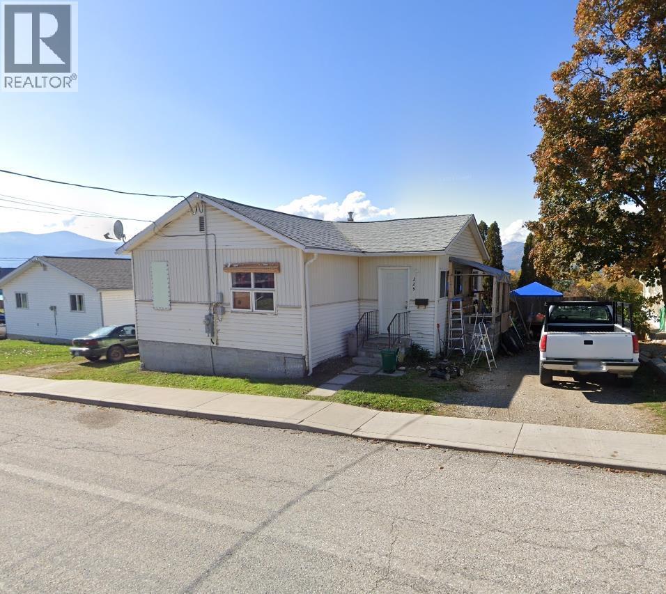 229 9Th S Avenue, Creston, BC - Outdoor