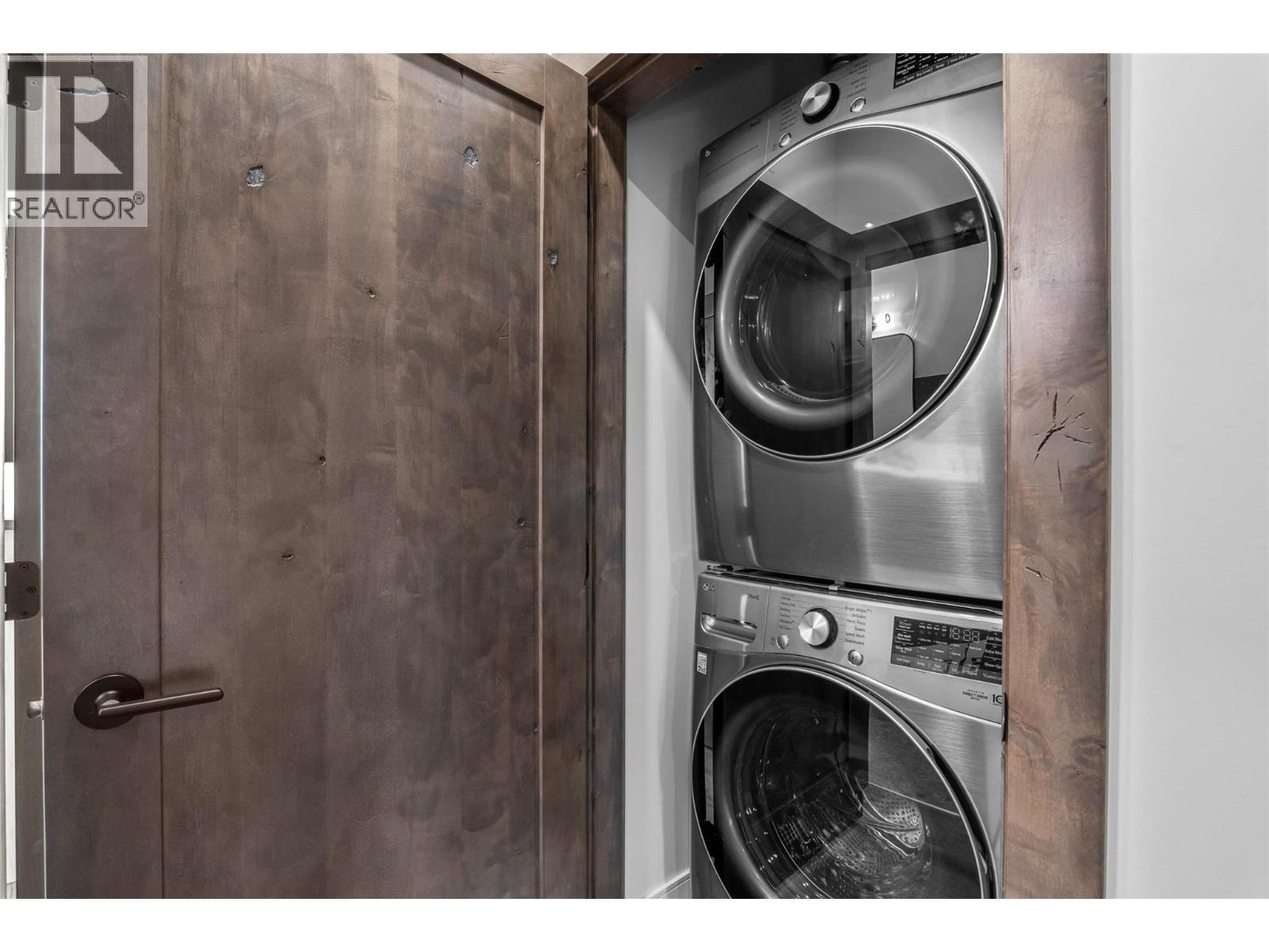 7000 Mcgillivray Lake Drive Unit# 14, Sun Peaks, BC - Indoor Photo Showing Laundry Room