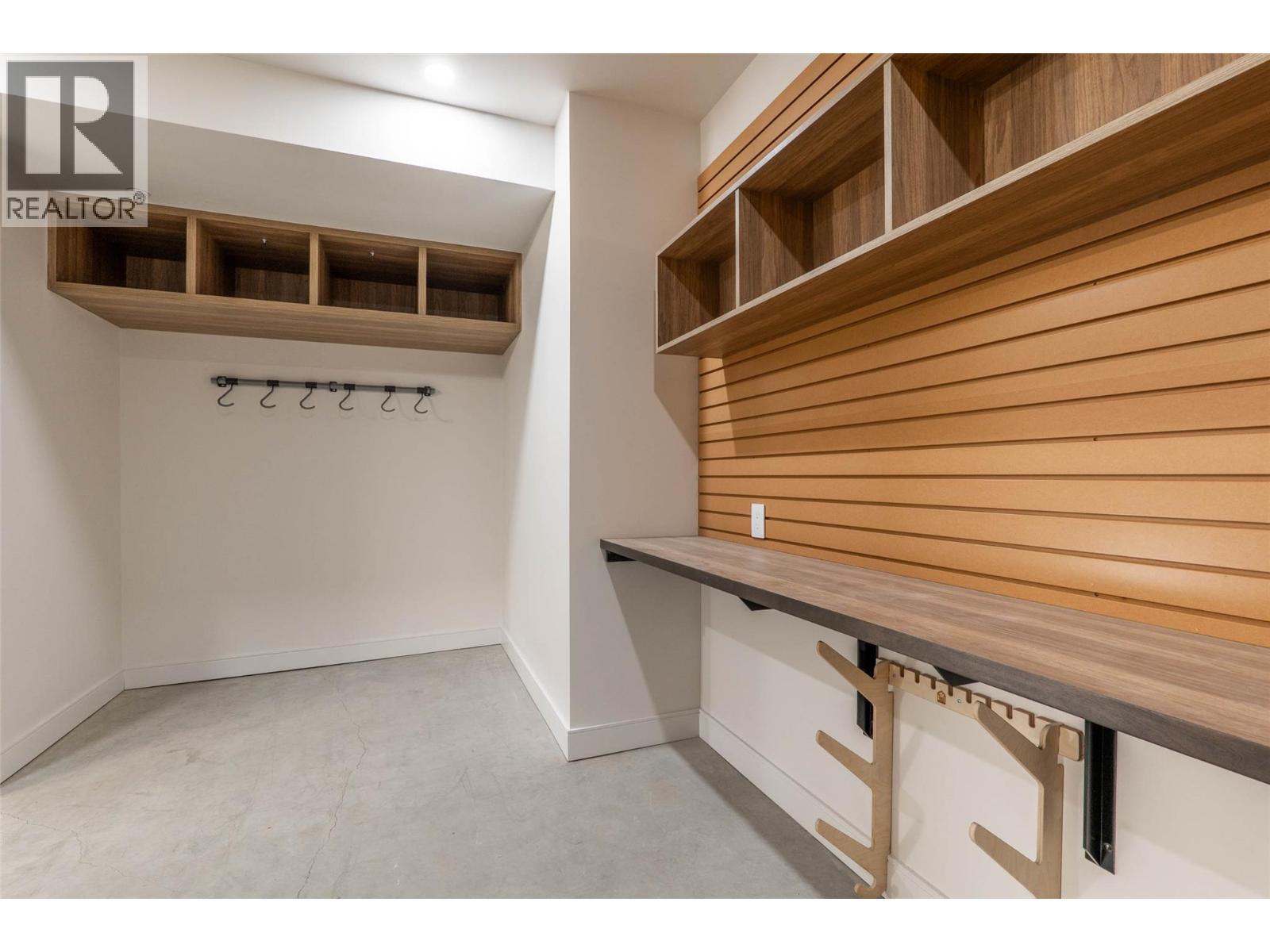 7000 Mcgillivray Lake Drive Unit# 14, Sun Peaks, BC - Indoor Photo Showing Other Room