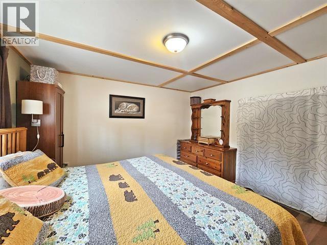 7132 Bowron Lake Road, Wells / Barkerville, BC - Indoor Photo Showing Bedroom