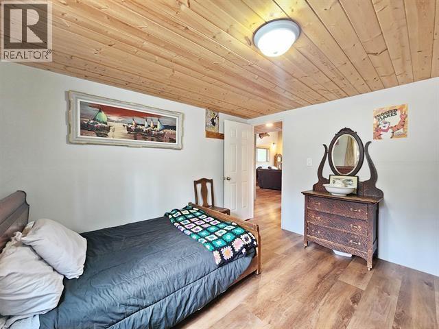 7132 Bowron Lake Road, Wells / Barkerville, BC - Indoor Photo Showing Bedroom